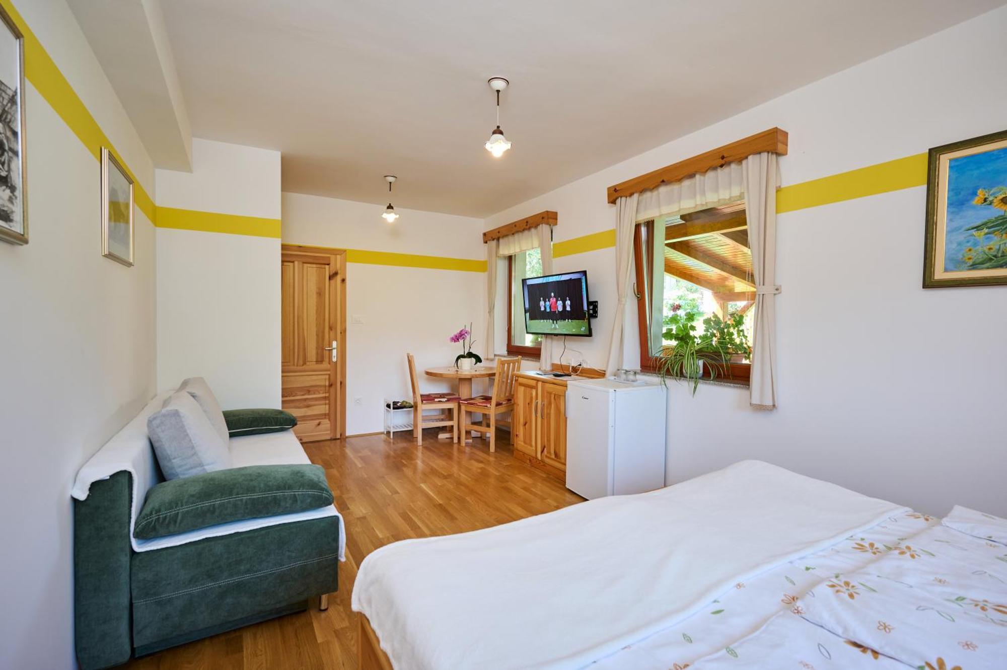 Apartments Organic Tourist Farm Gradisnik Prevalje Extérieur photo