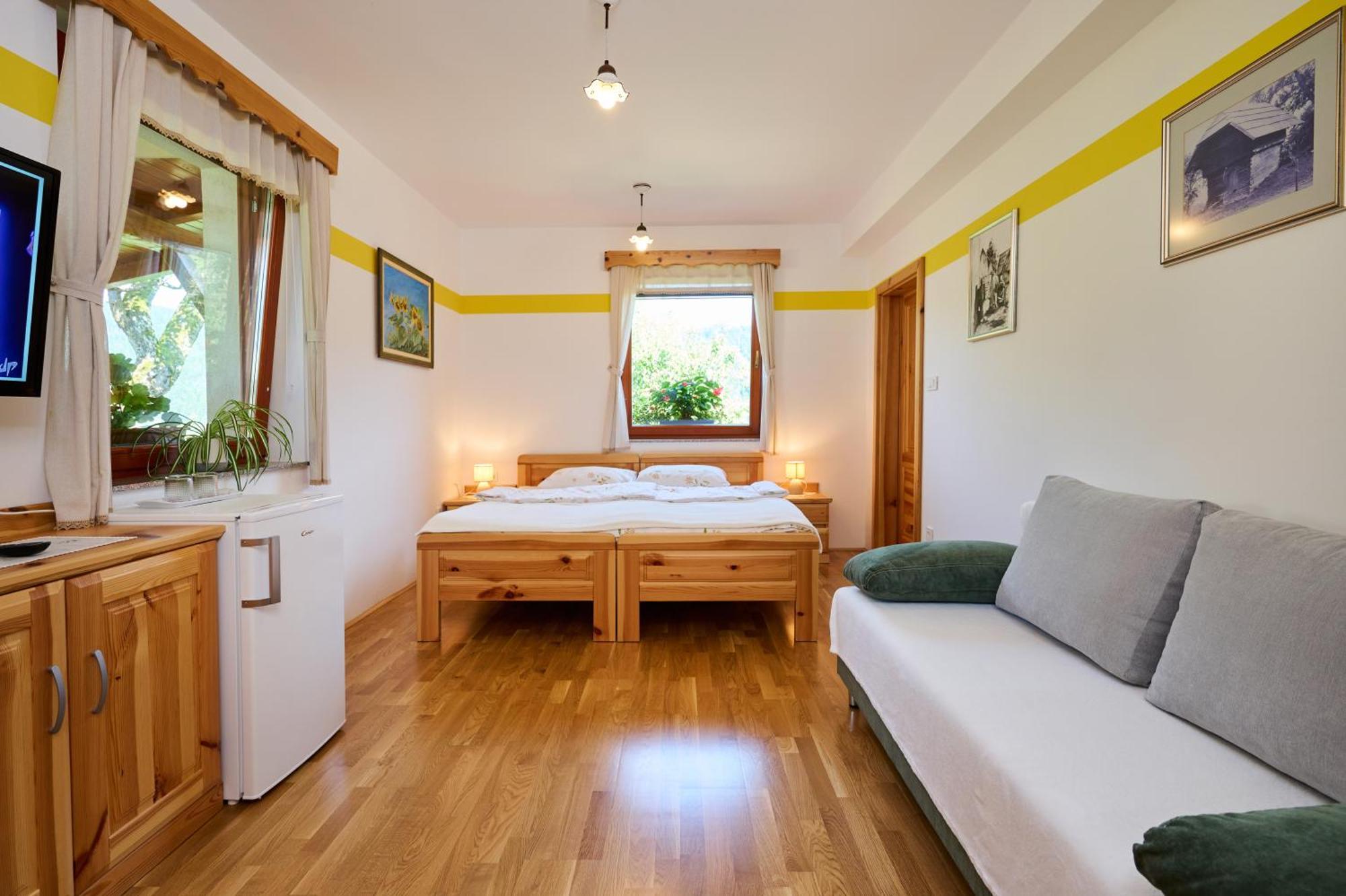 Apartments Organic Tourist Farm Gradisnik Prevalje Extérieur photo