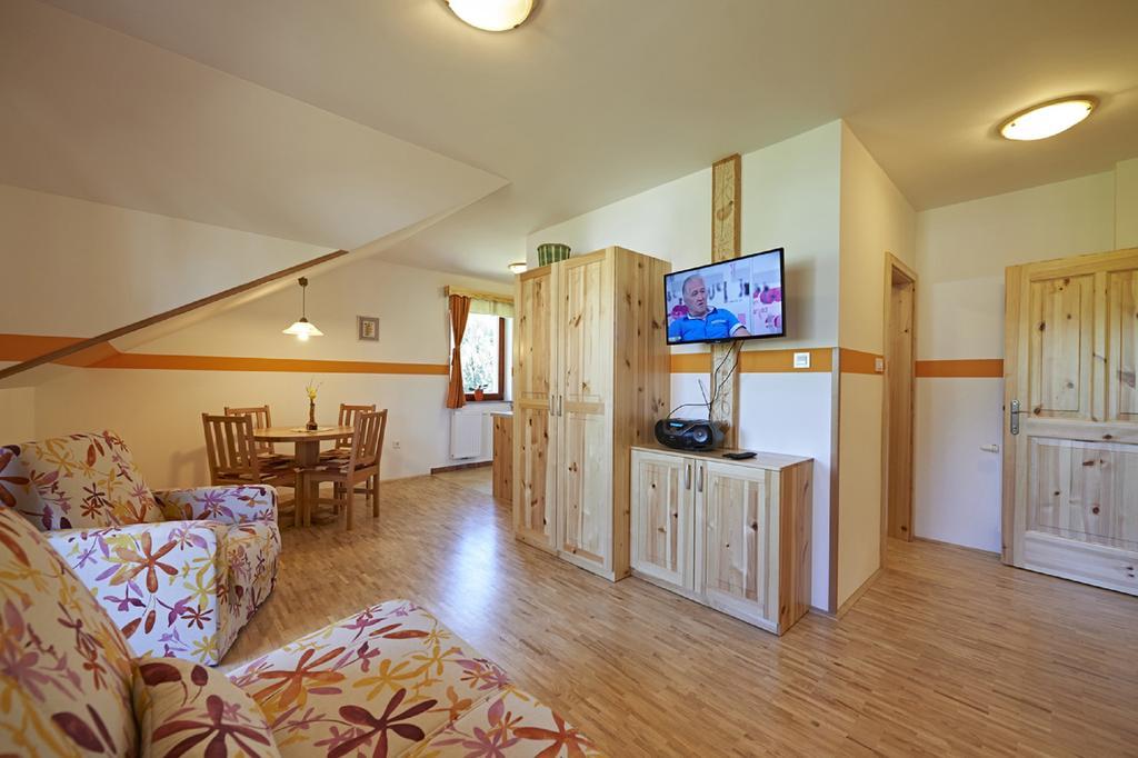 Apartments Organic Tourist Farm Gradisnik Prevalje Extérieur photo