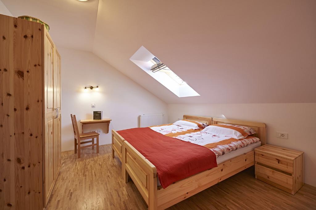 Apartments Organic Tourist Farm Gradisnik Prevalje Extérieur photo