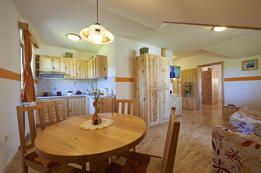 Apartments Organic Tourist Farm Gradisnik Prevalje Extérieur photo